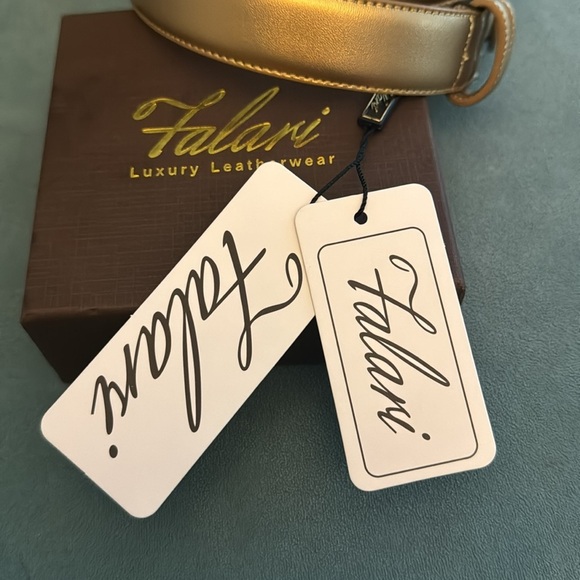 NWT Falari leather belt - Gold Size Small 30-32 - Picture 6 of 7